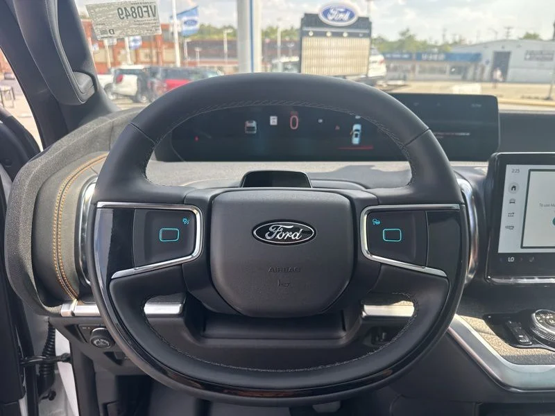 New 2025 Star White Metallic Tri-Coat Ford TREMOR® image 36