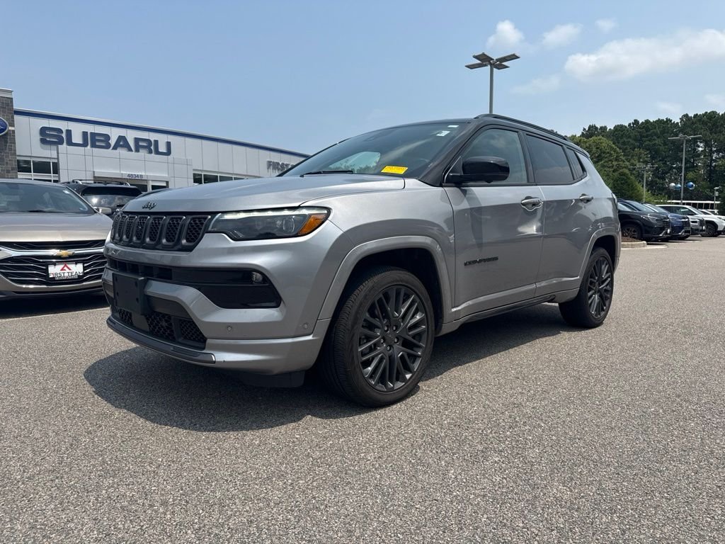 Used 2023 Silver Jeep Limited image 2