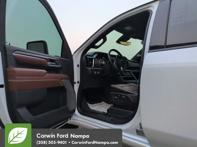 Used 2024 White GMC Denali Ultimate image 9