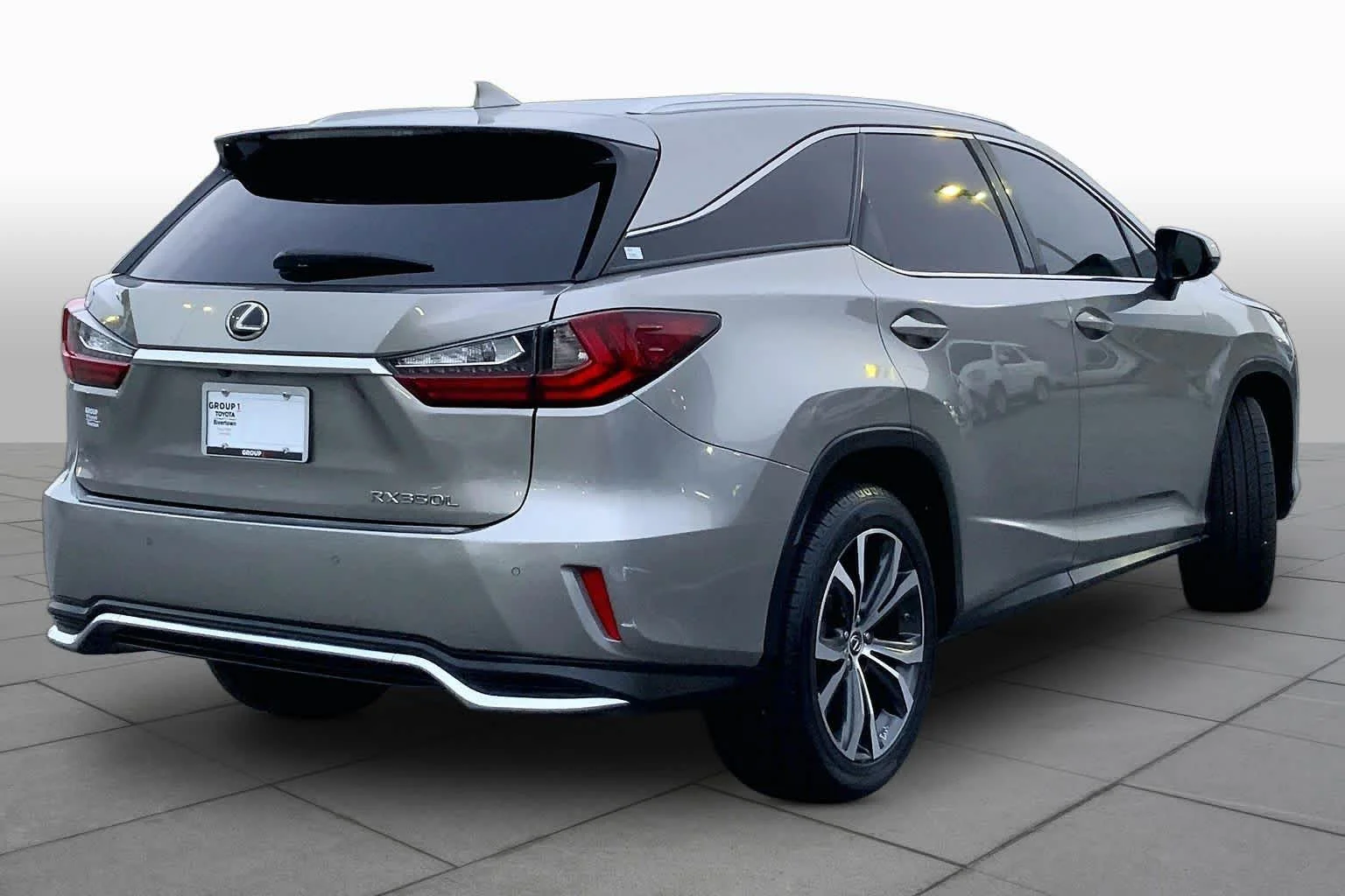 Used 2018 Atomic Silver Lexus  image 12
