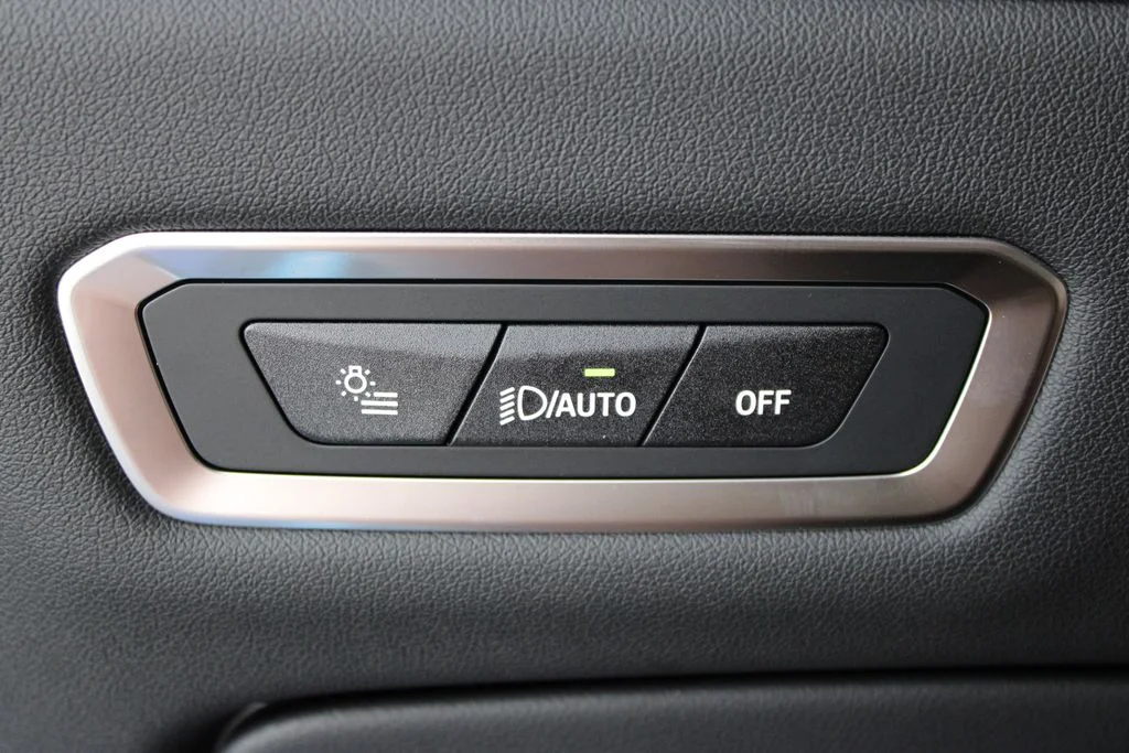 Used 2025 Blue Metallic BMW M60i image 47