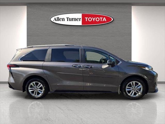 2024 Toyota Sienna Limited - Photo 5