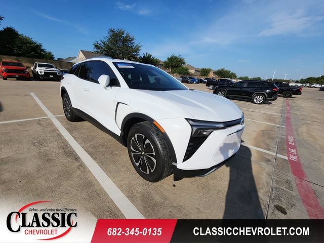 Used 2024 Summit White Chevrolet LT image 1