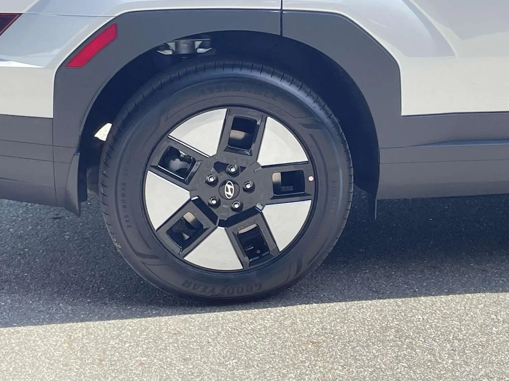 New 2026 Silver Hyundai SE image 7