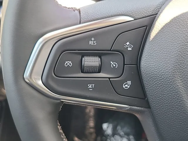 New 2026 Summit White Chevrolet LT image 28