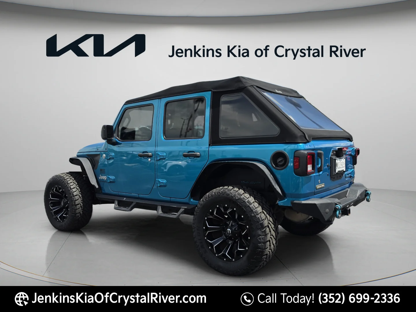 Used 2020 Bikini Pearlcoat Jeep Freedom image 8