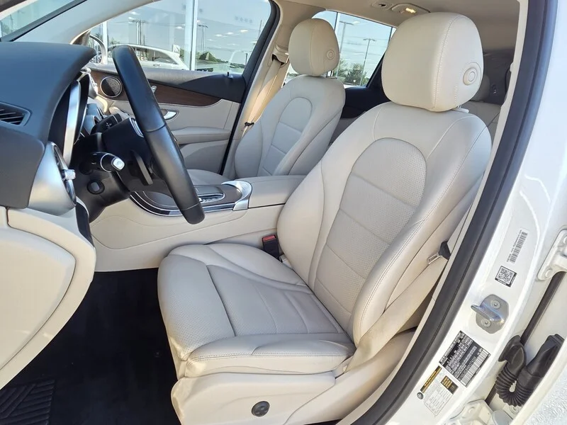 Used 2021 Polar White MERCEDES-BENZ GLC 300 SUV image 8