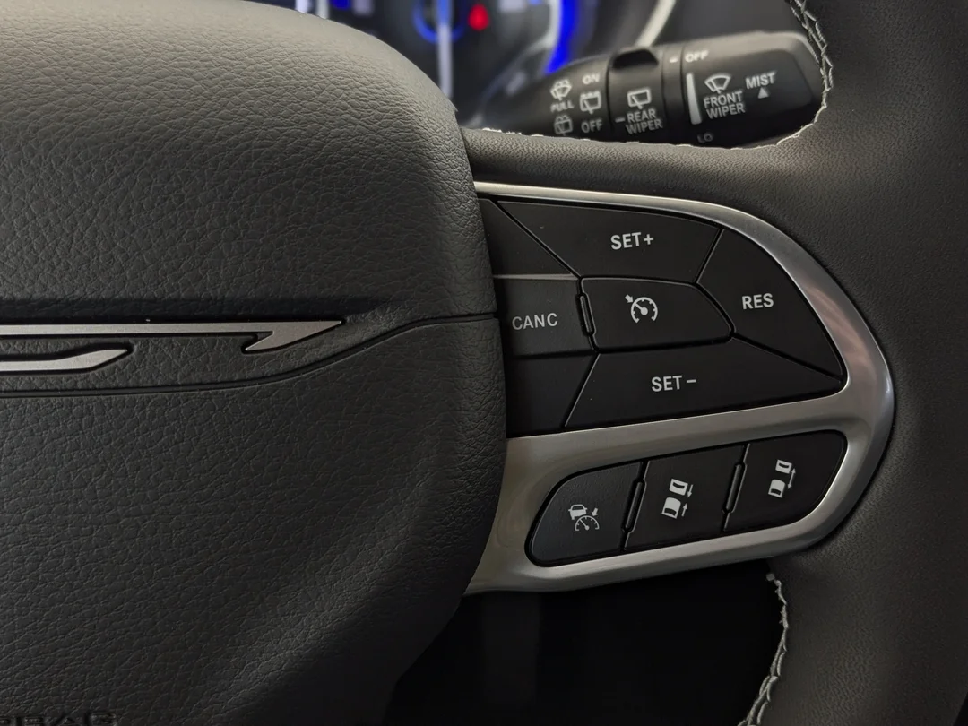 New 2027 Black Chrysler Select - - AWD - Full Sunroof - Safety Sphere Pkg - 360 Surround Cam - Blind Spot Mon & More! image 18