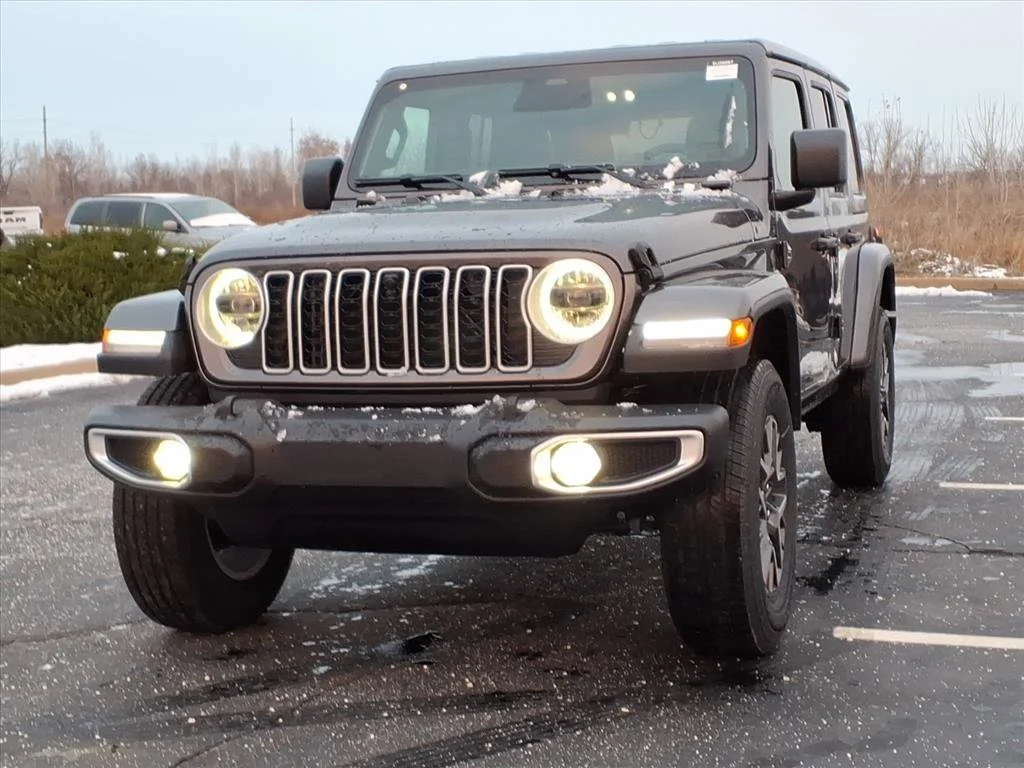 New 2026 Granite Crystal Metallic Clear-Coat Exterior Paint Jeep Sahara image 2