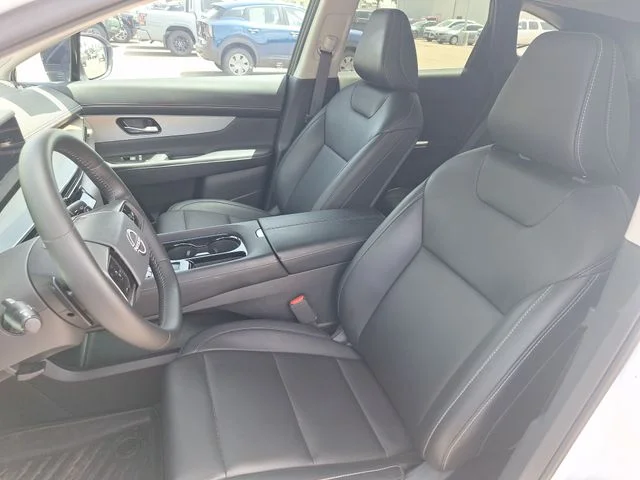 Used 2025 White Nissan SL image 10