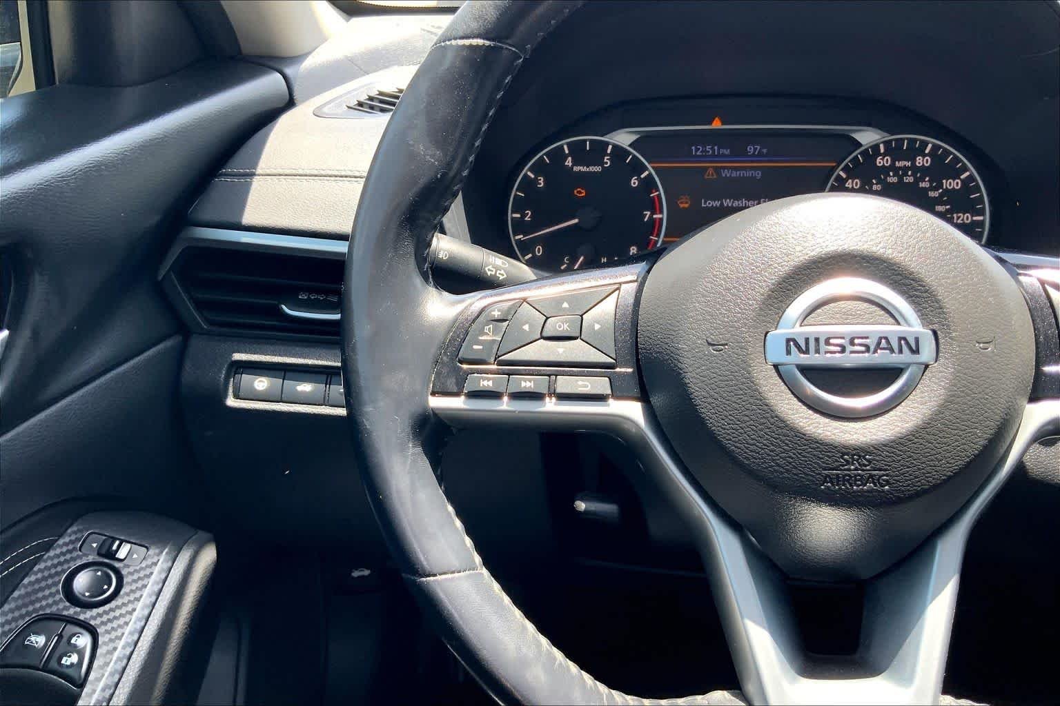 Used 2019 Super Black Nissan 2.5 SV image 24