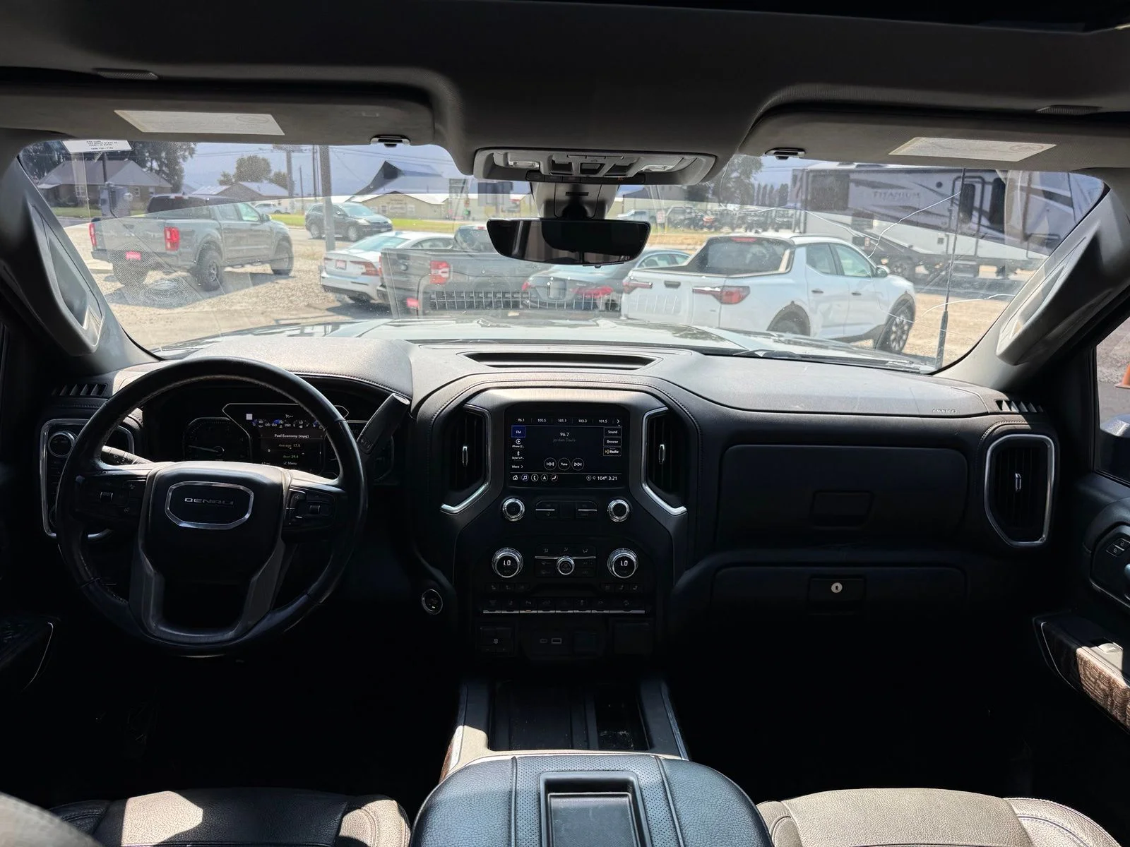 Used 2021  GMC Denali image 11