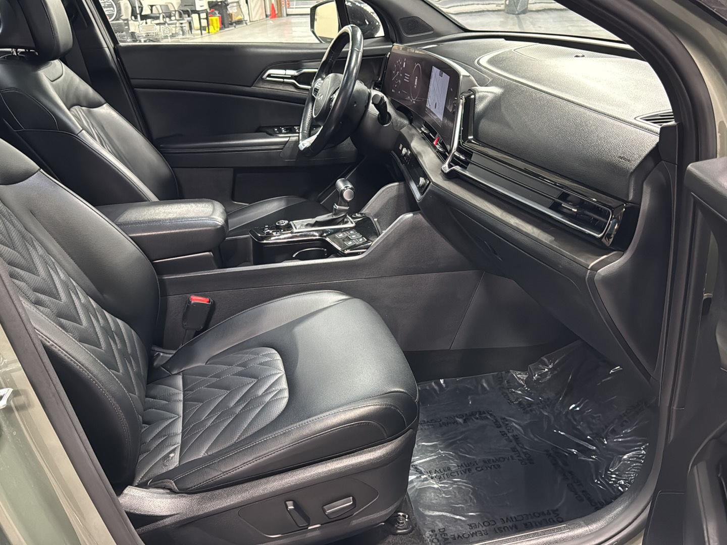 Used 2024 Jungle Green/Ebony Black Roof Kia X-Pro Prestige image 5