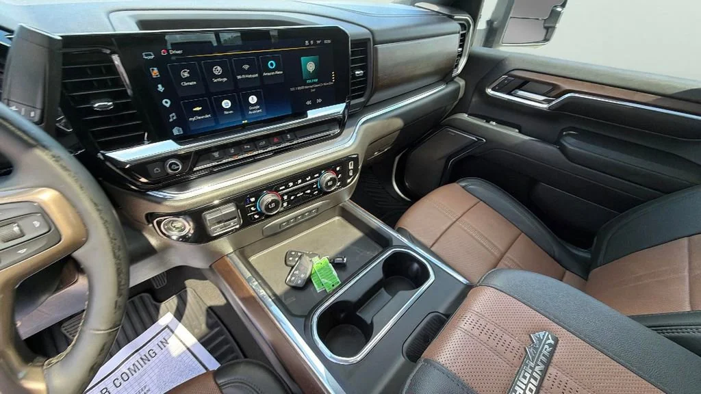 Used 2024 Iridescent Pearl Tricoat Chevrolet High Country DRW image 20