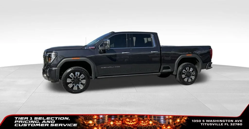 Used 2025 Titanium Rush Metallic GMC Denali image 5
