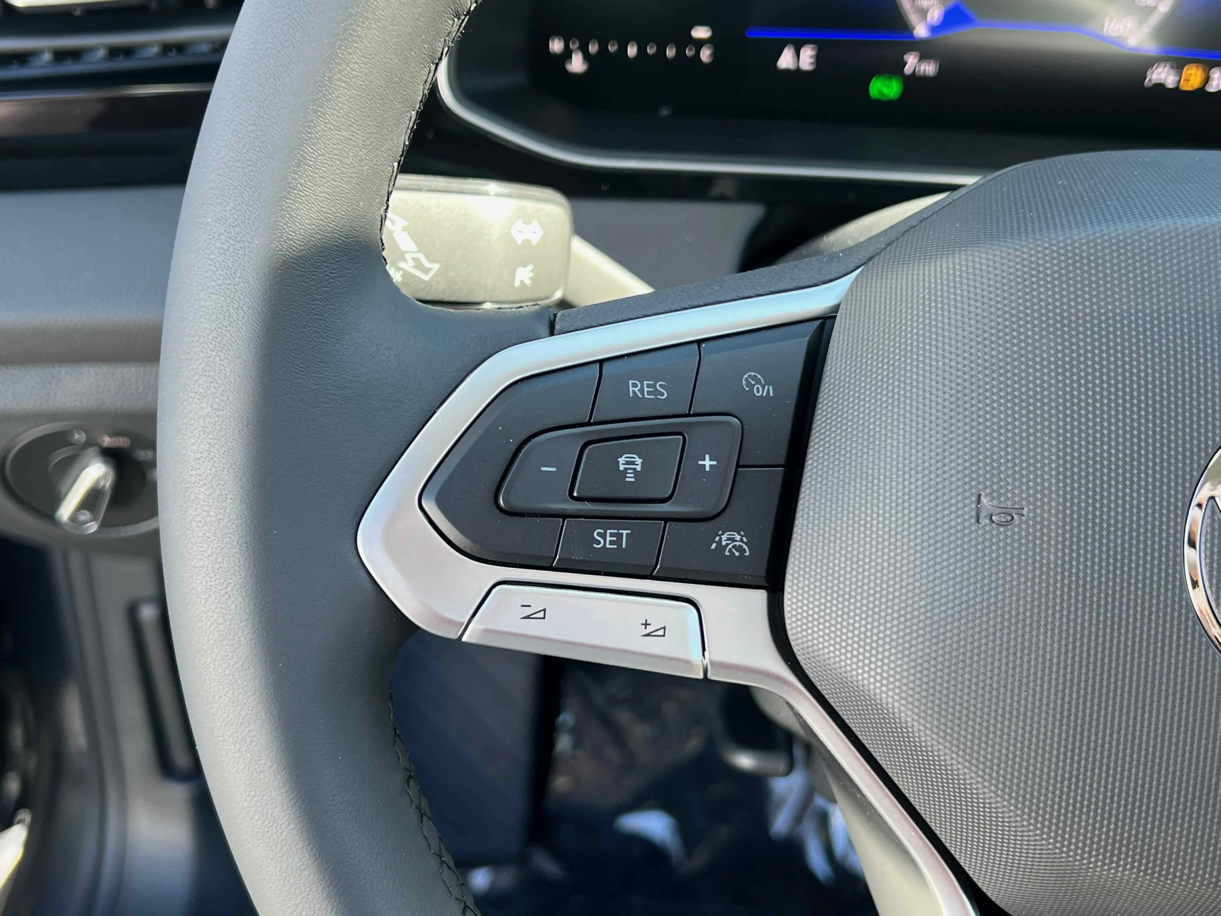 New 2026 Platinum Gray Metallic Volkswagen S image 32