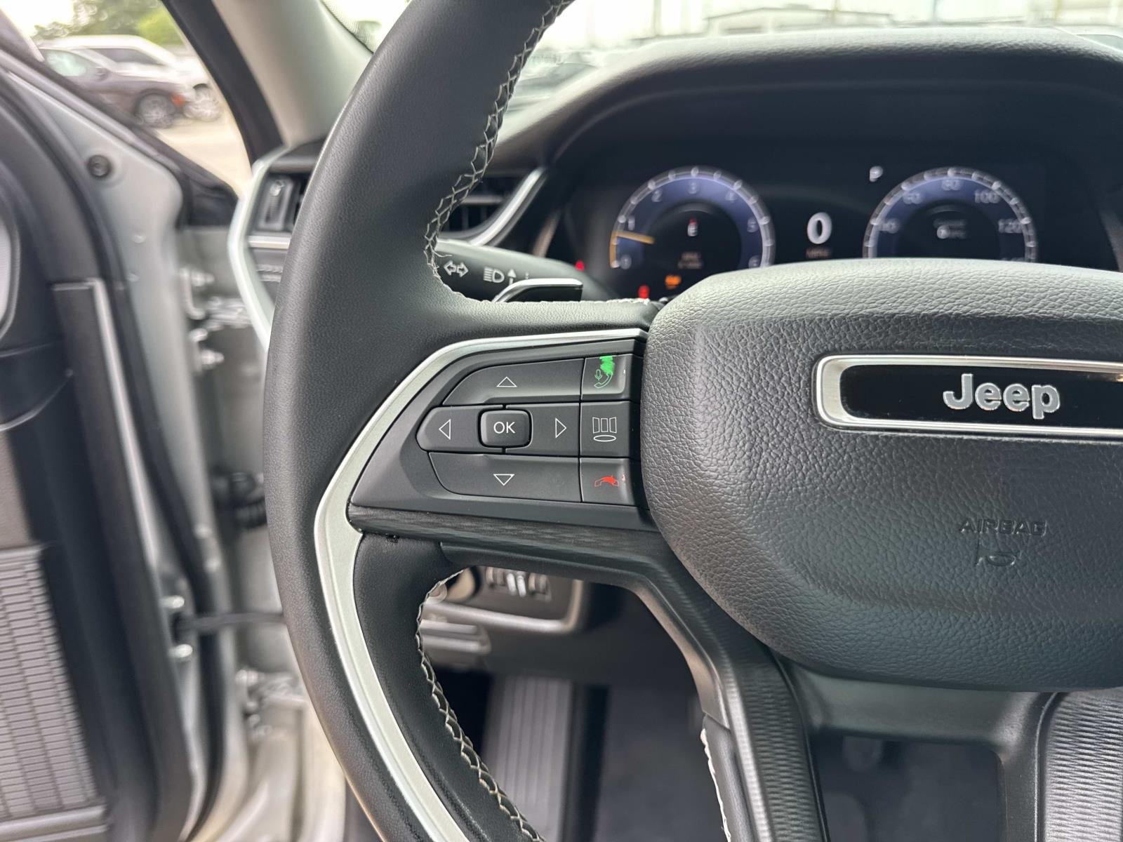 Used 2024 Silver Zynith Jeep Laredo image 22