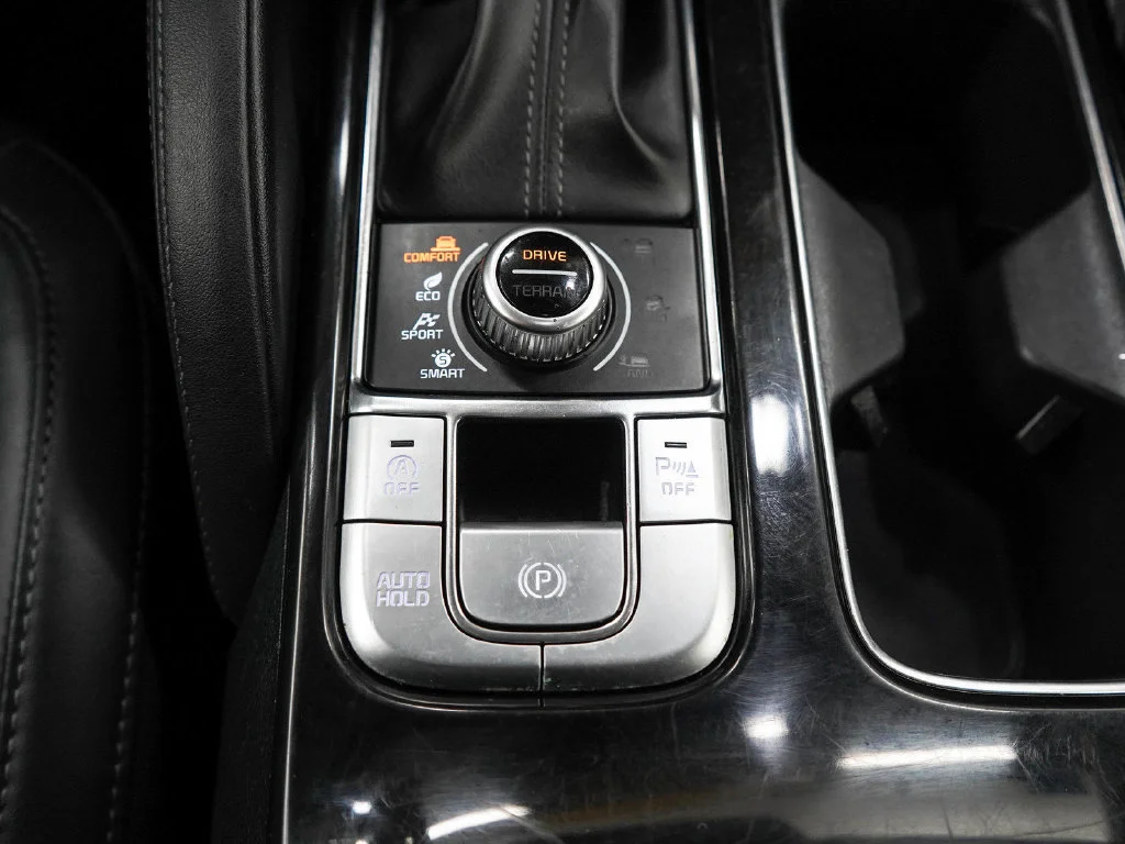 Used 2020 Maroon Kia EX image 25