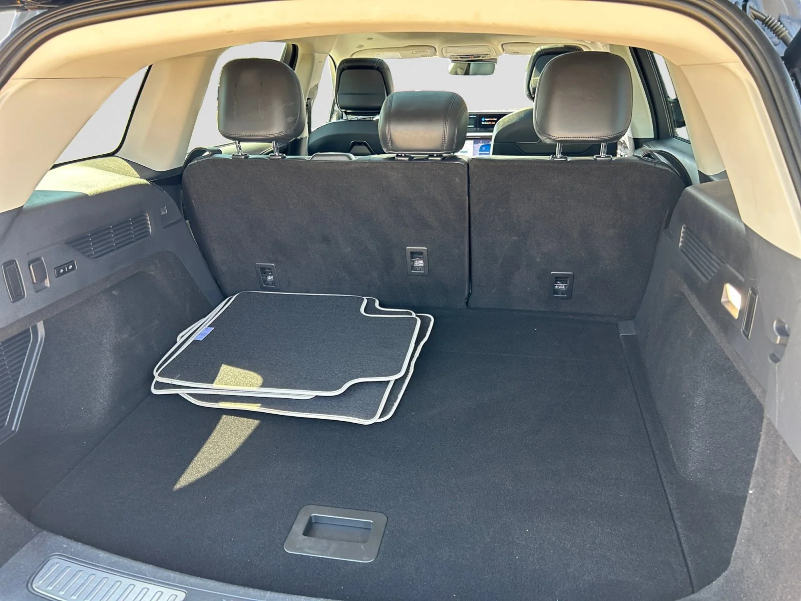 Used 2025 BLACK Lincoln PREMIERE AWD image 10