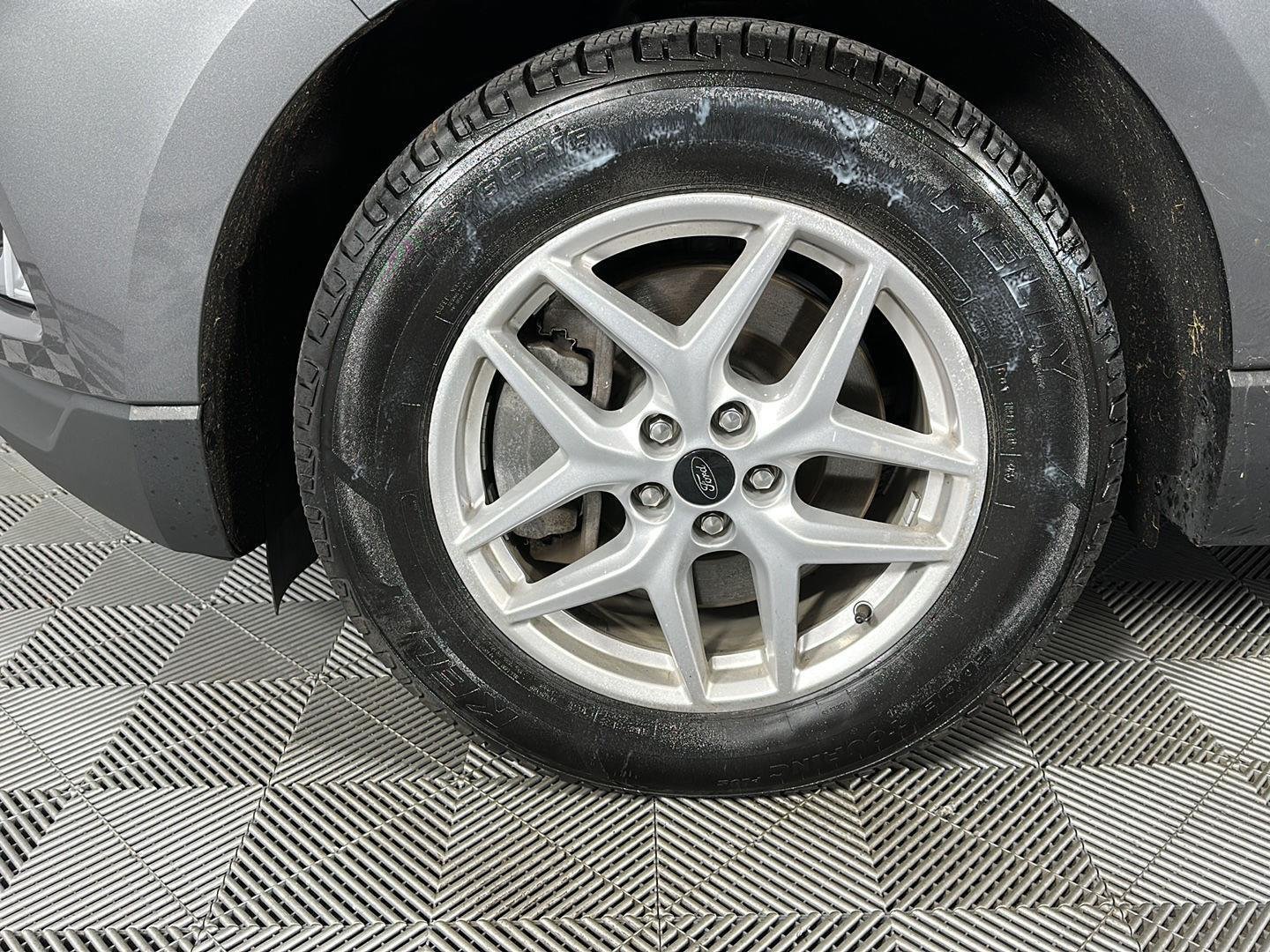 Used 2024 Carbonized Gray Ford SEL image 16