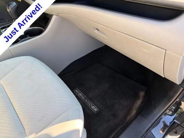 Used 2018 Black Toyota LE image 17