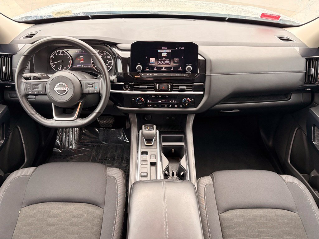 2025 Nissan Pathfinder SV - Photo 14