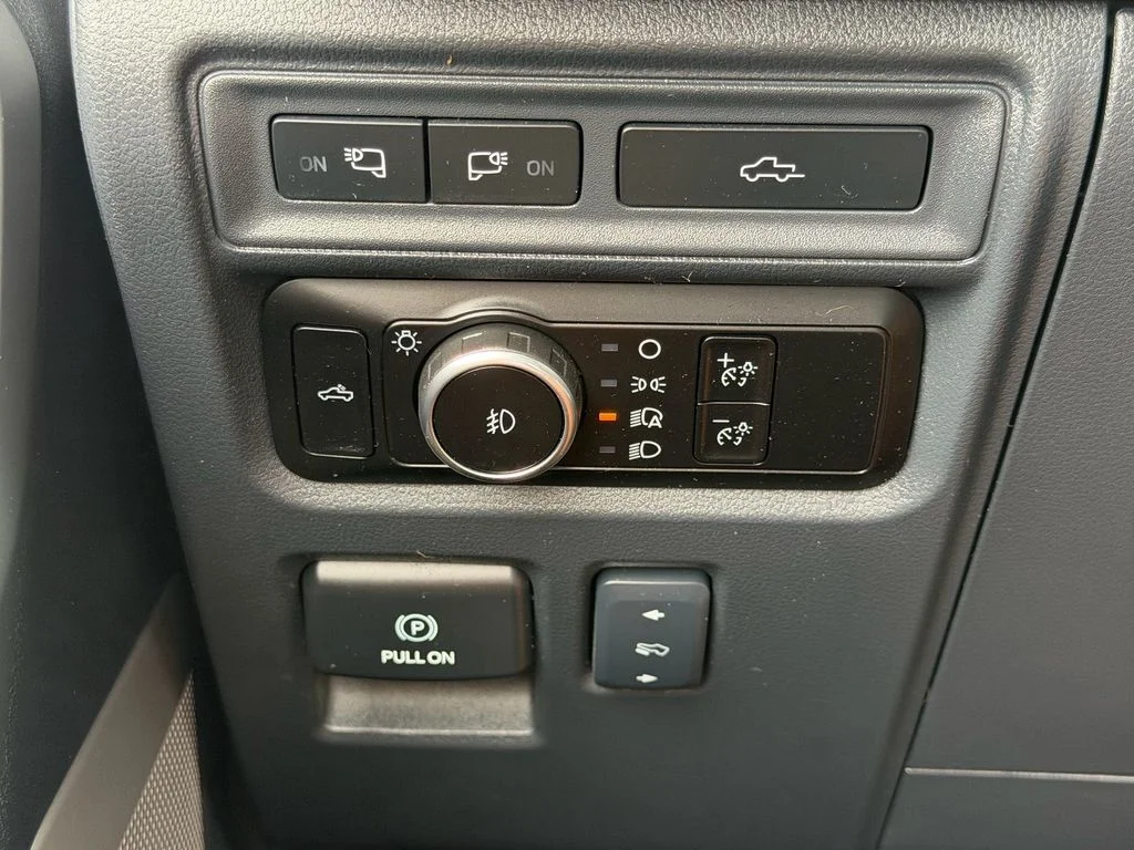 Used 2024 White Ford Lariat image 34
