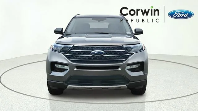 Certified Used 2023 Gray Metallic Ford XLT image 2