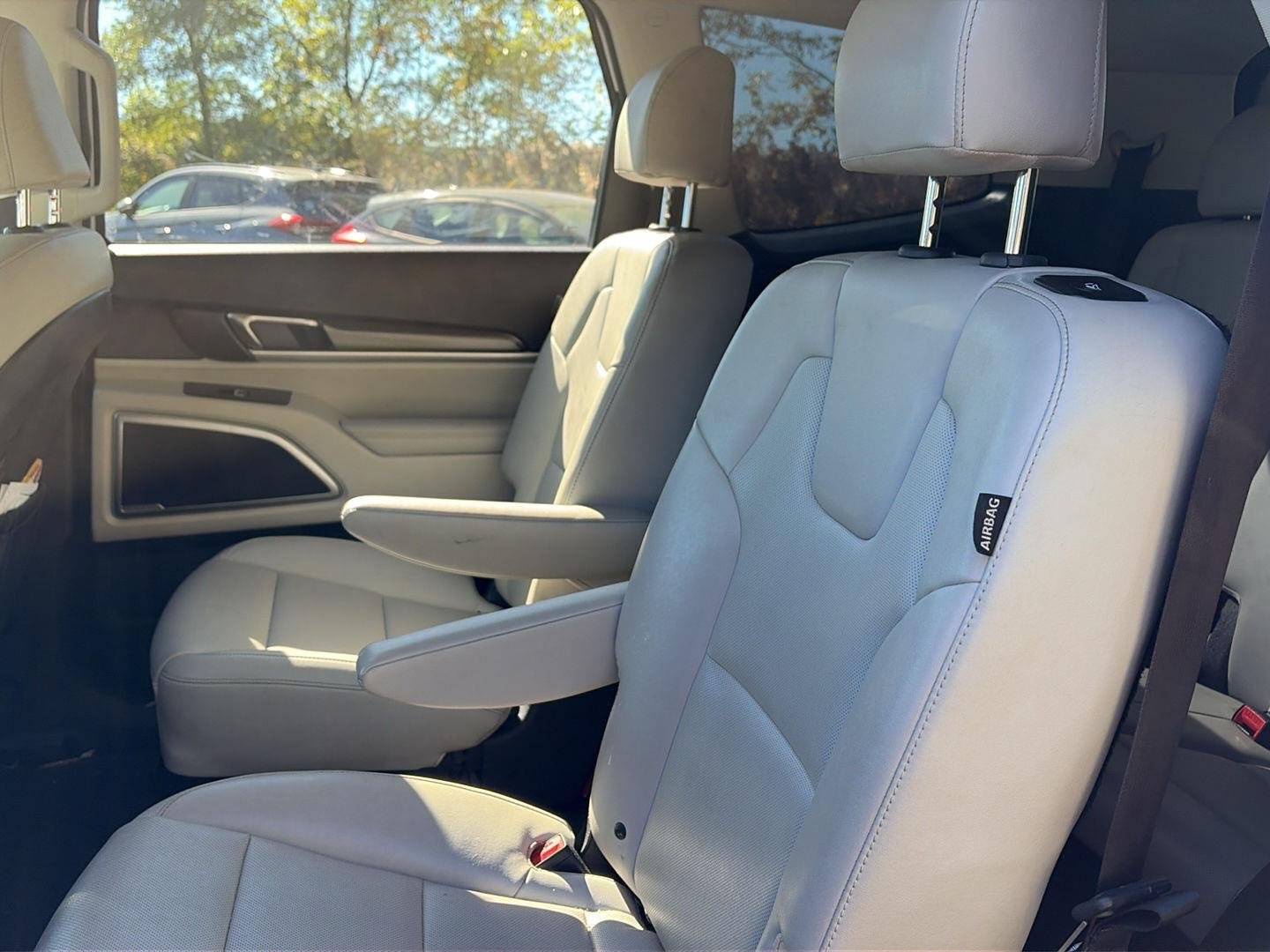 Used 2023 Glacial White Pearl Kia S image 9
