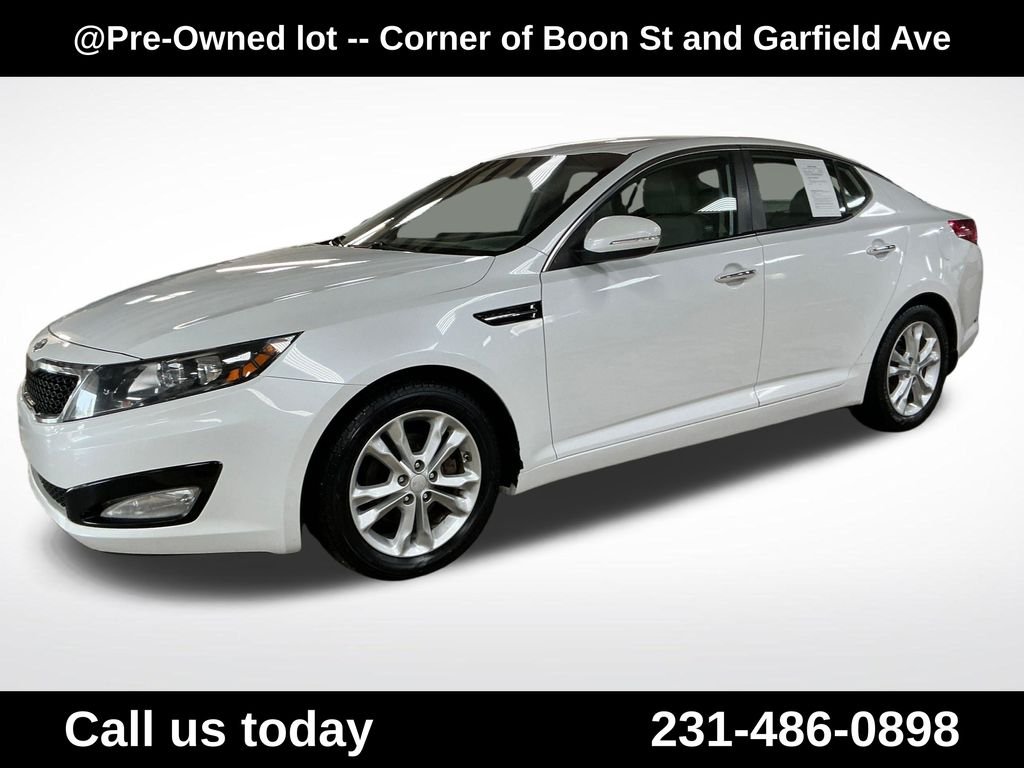 Used 2012 White Kia EX image 1