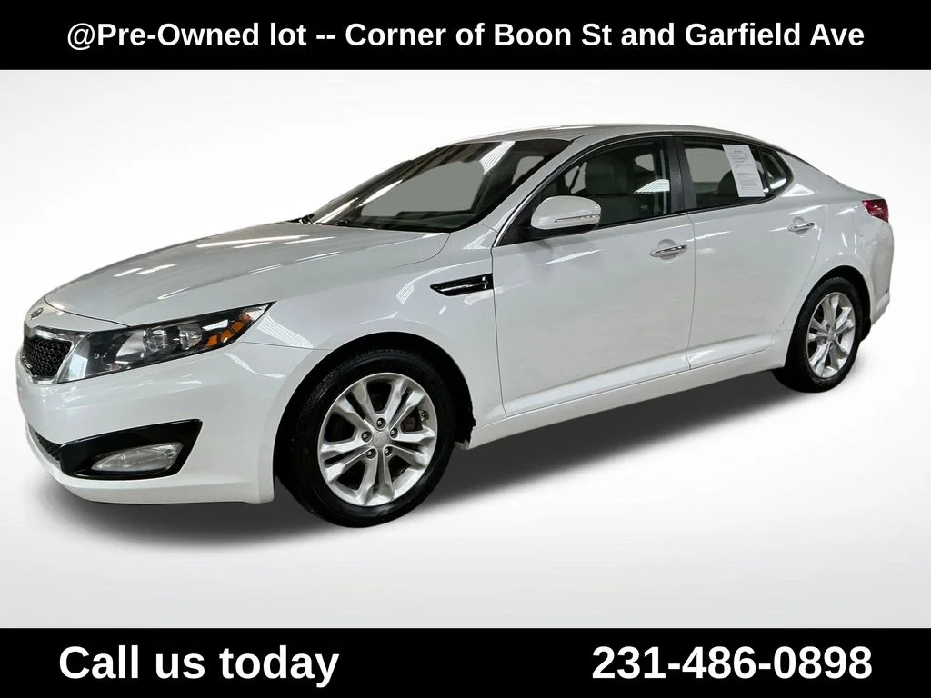 Used 2012 White Kia EX image 1