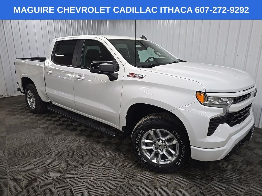 Used 2022 White Chevrolet RST image 7