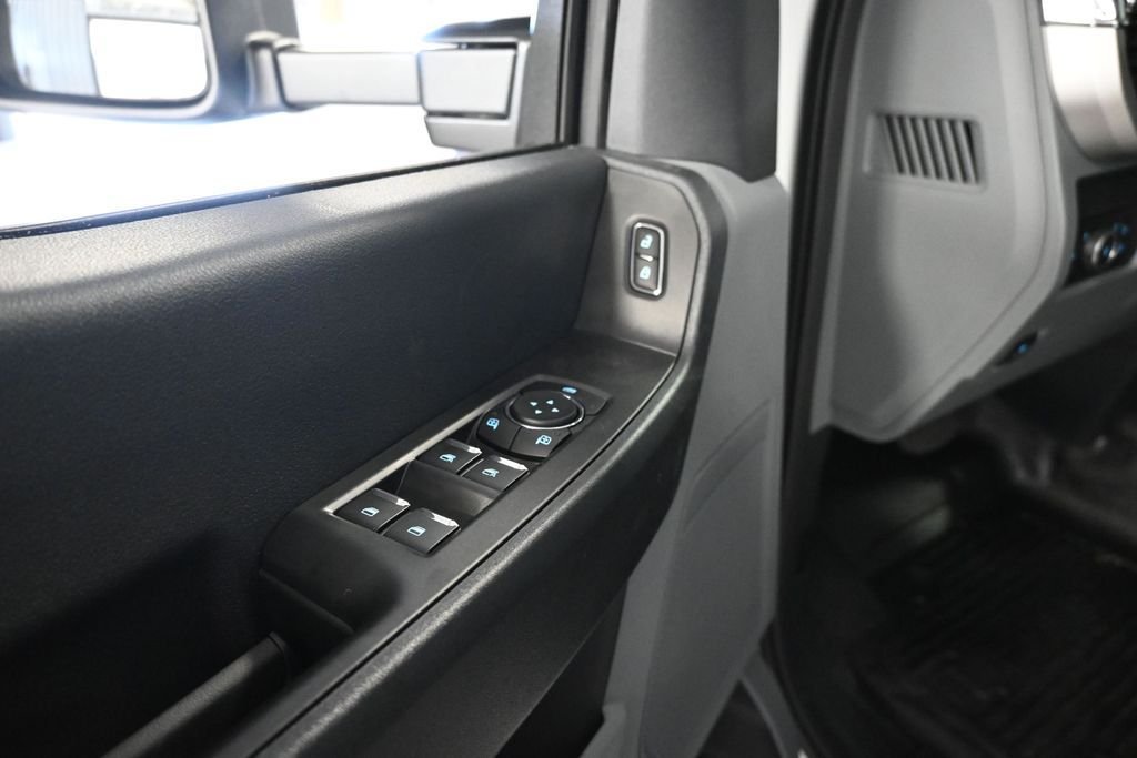 New 2026 Oxford White Ford XL image 12