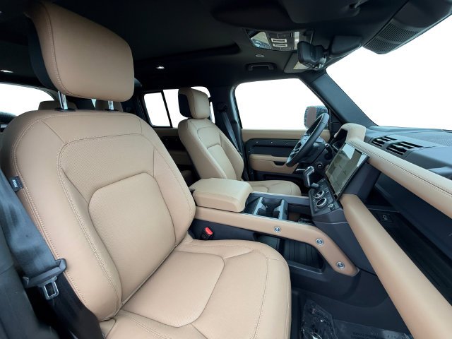 New 2026 Woolstone Green Land Rover X-Dynamic SE image 16