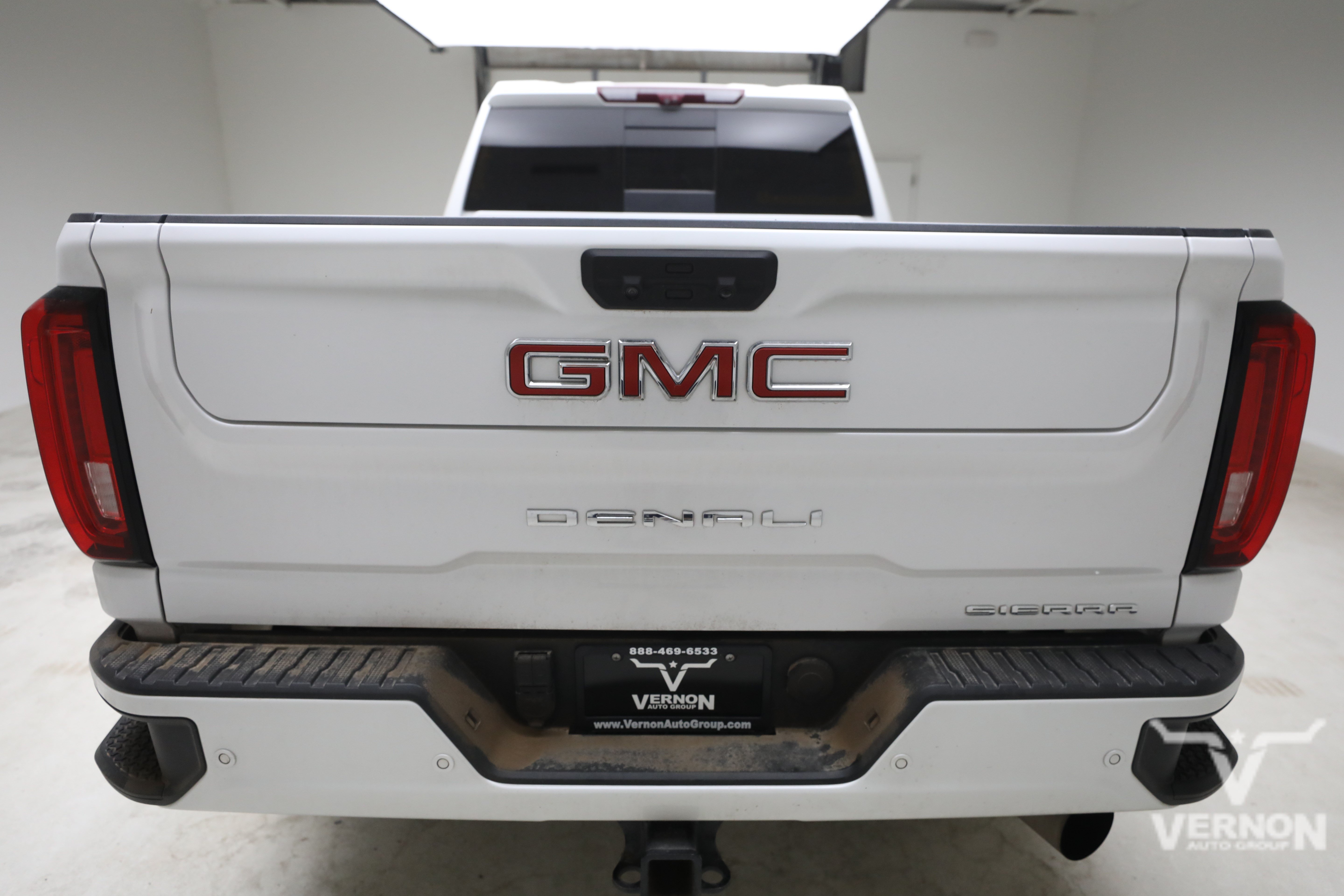 Used 2020 White Frost Tricoat GMC Y image 3