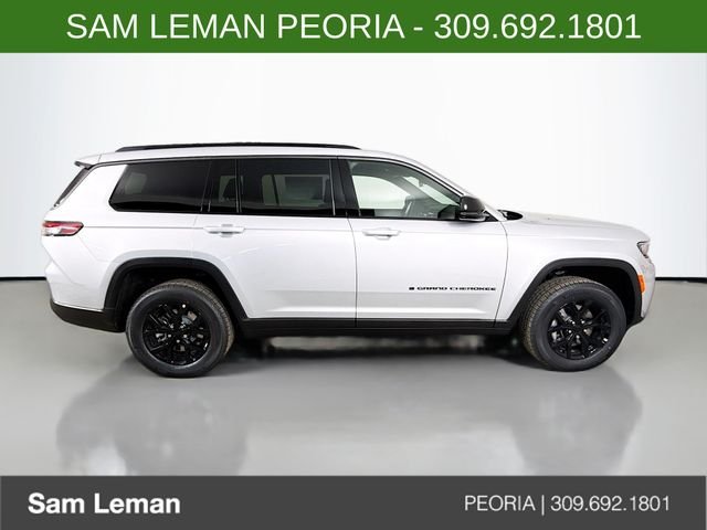 New 2026 Silver Zynith Exterior Paint Jeep Altitude image 8