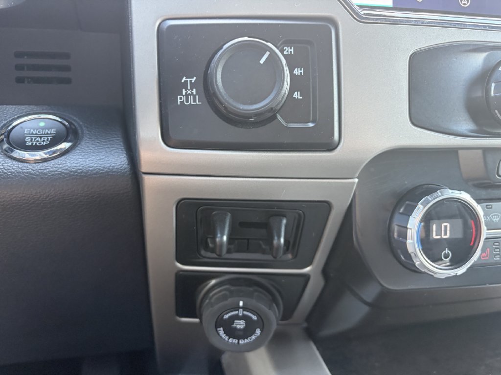 Used 2022 White Ford Lariat image 27