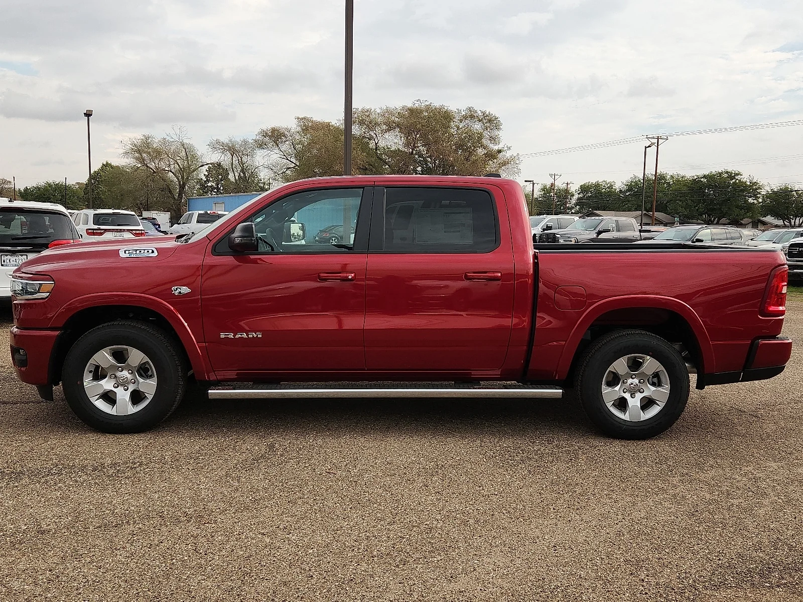 New 2027 PR6 Molten Red Ram BIGHORN/LONESTAR CREW 4X2 image 2