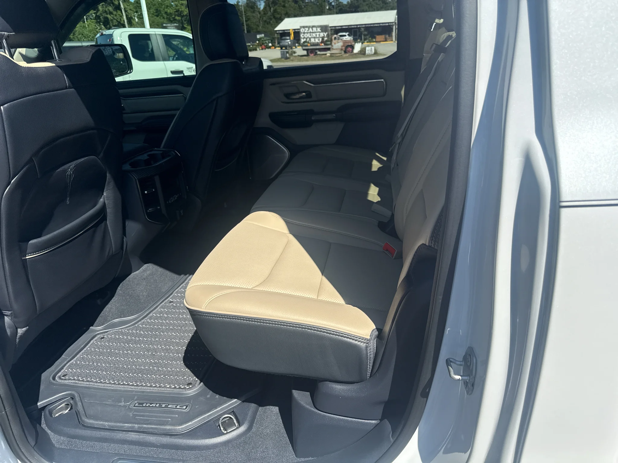 Used 2019 Ivory White Tri-Coat Pearlcoat Ram Limited image 12