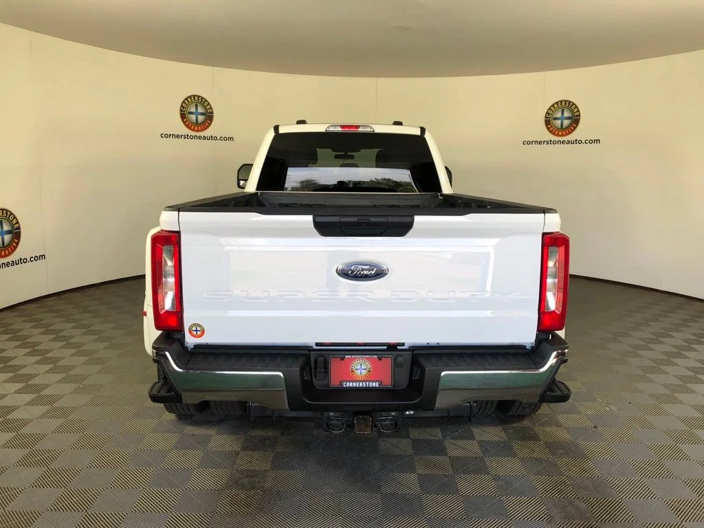 Certified Used 2025 Oxford White Ford XLT image 22