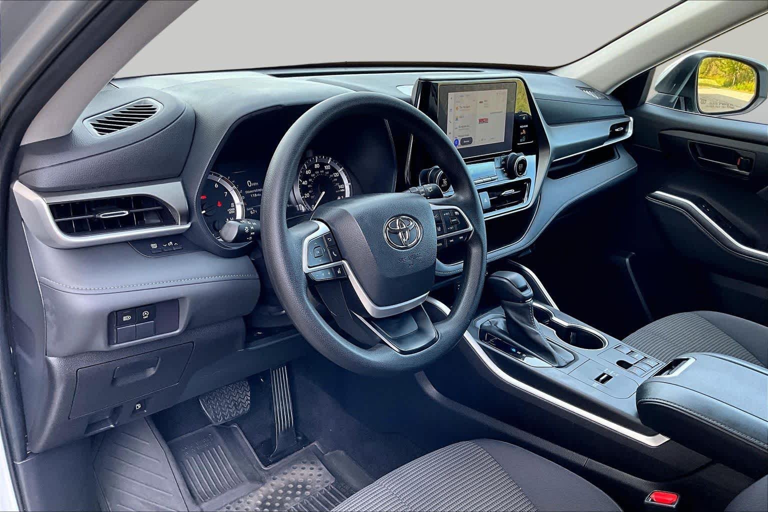 Used 2023 Celestial Silver Metallic Toyota L image 17