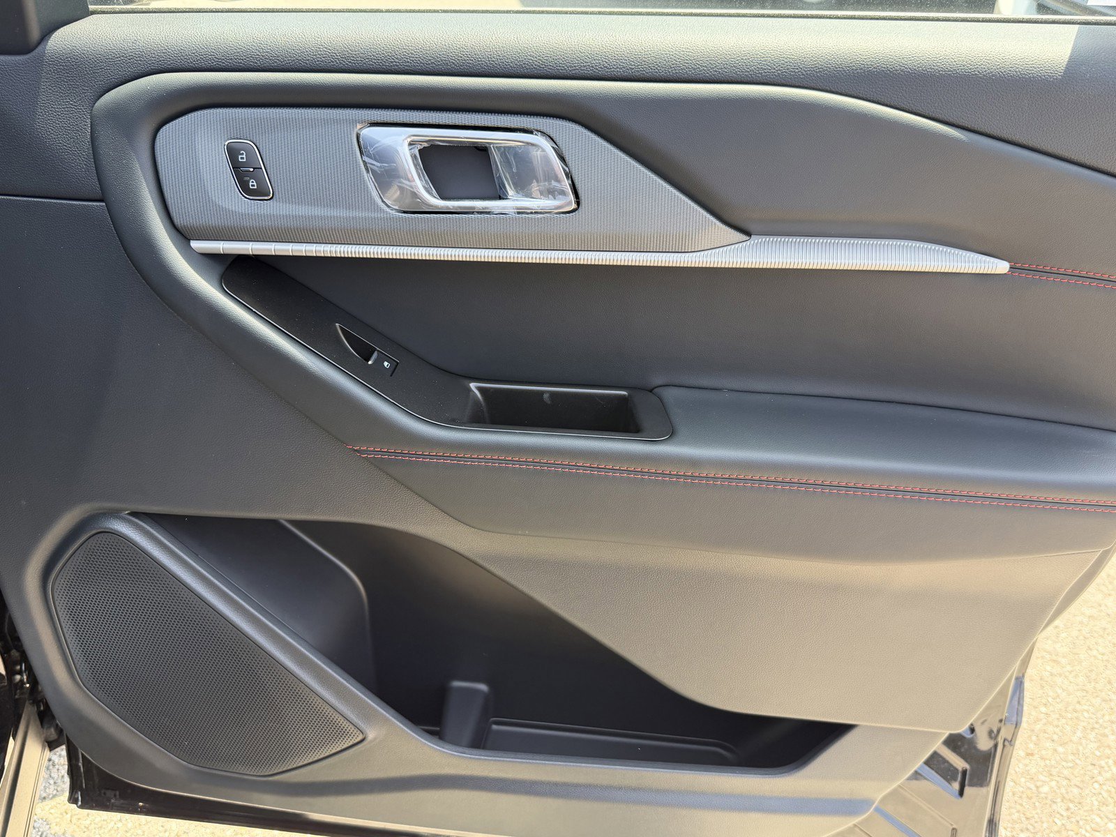 New 2026 Agate Black Metallic Ford ST-Line image 7