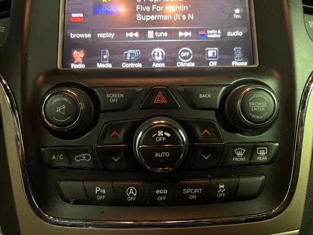 Used 2016 Brilliant Black Crystal Pearlcoat Jeep Laredo image 32