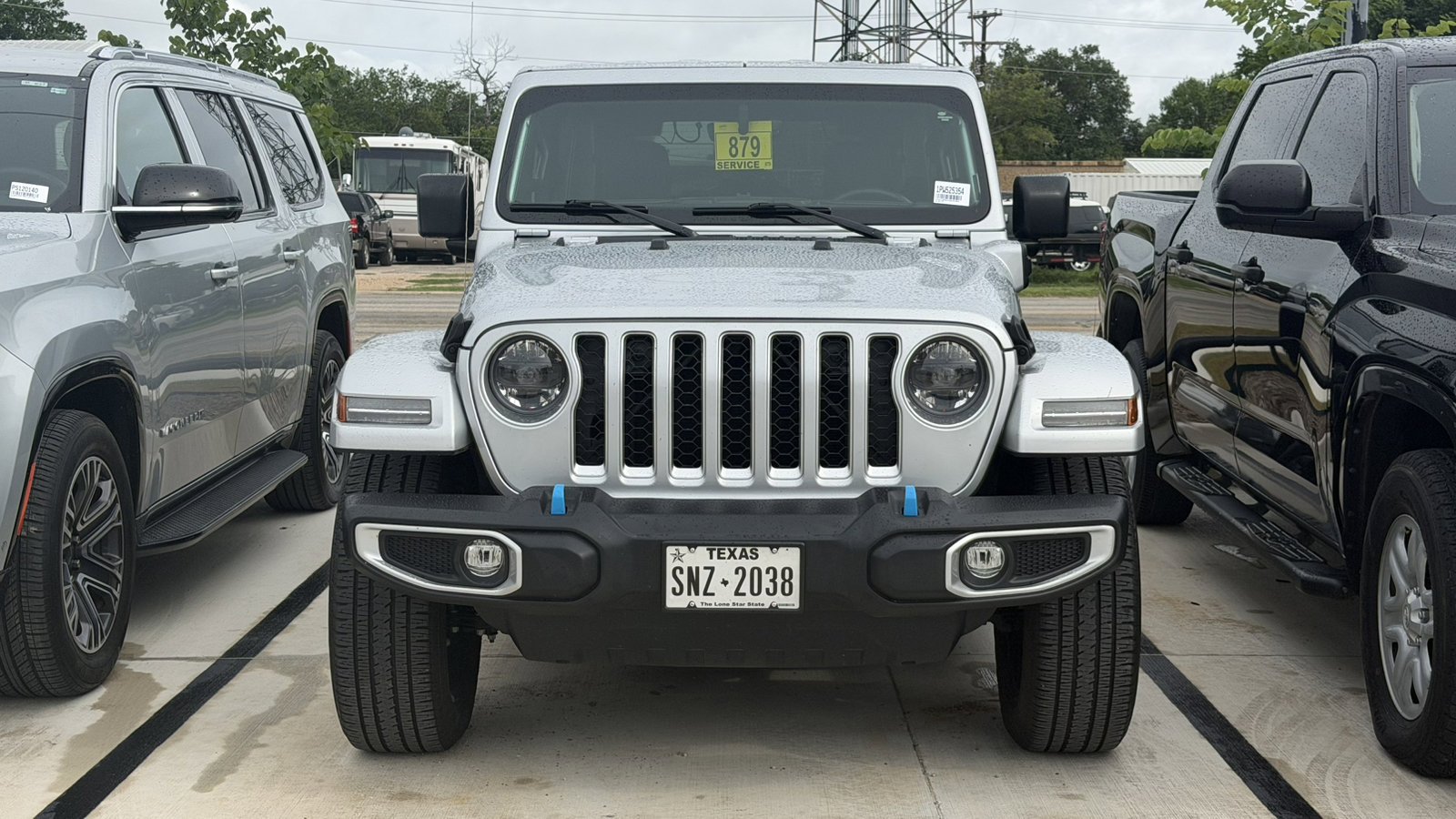 Used 2023 Silver Zynith Clearcoat Jeep Sahara image 12