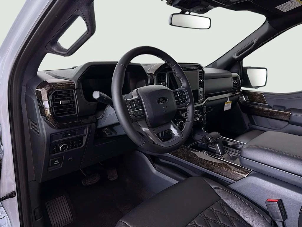 New 2025 Space White Metallic Ford XLT image 20