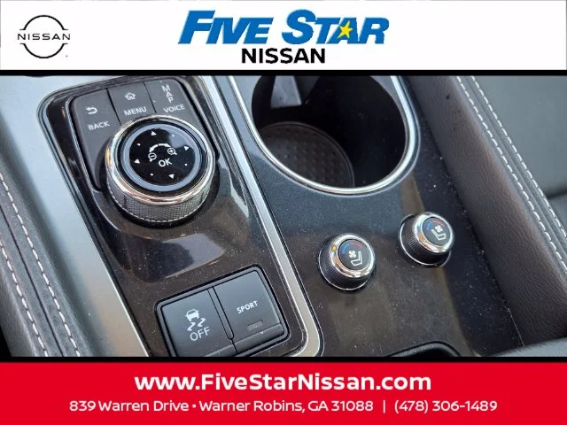 Used 2021 Black Nissan Platinum image 24