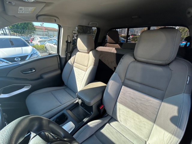 Used 2022 Gray Nissan SV image 18