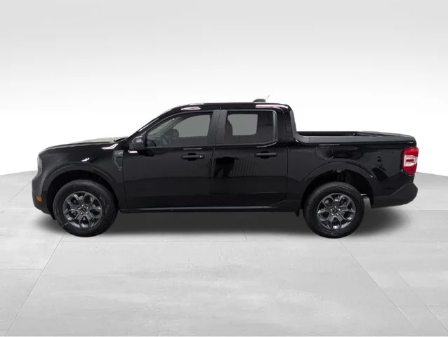 New 2026 Shadow Black Ford XLT image 13