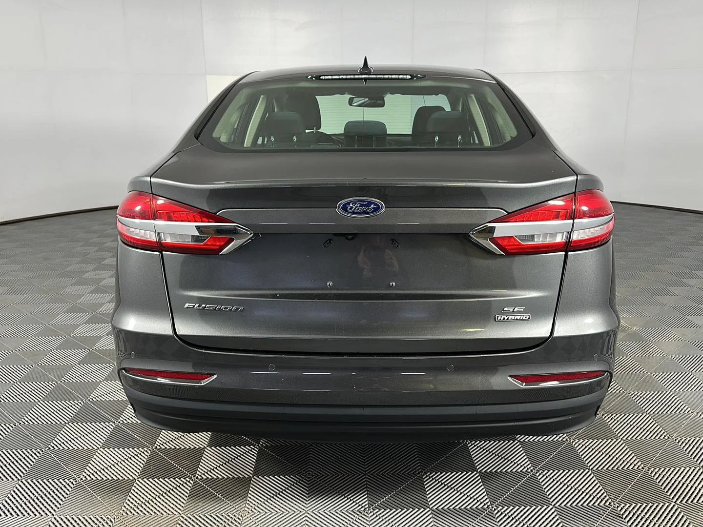 Used 2020 Magnetic Ford SE image 19