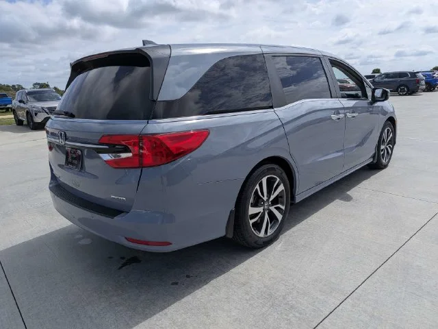 Used 2024 Gray Honda Touring image 4